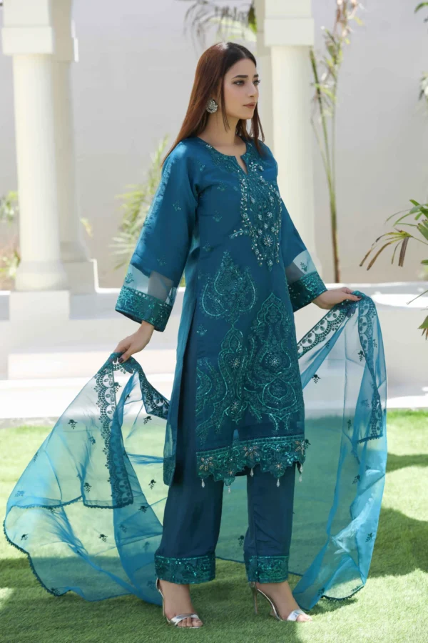 Pakistani dresses online